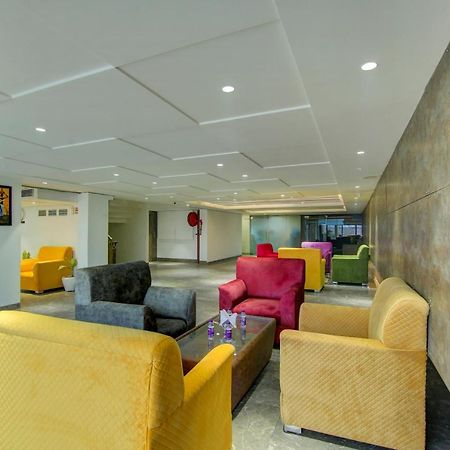 Townhouse Oak Hotel Dev Palace Дели Экстерьер фото