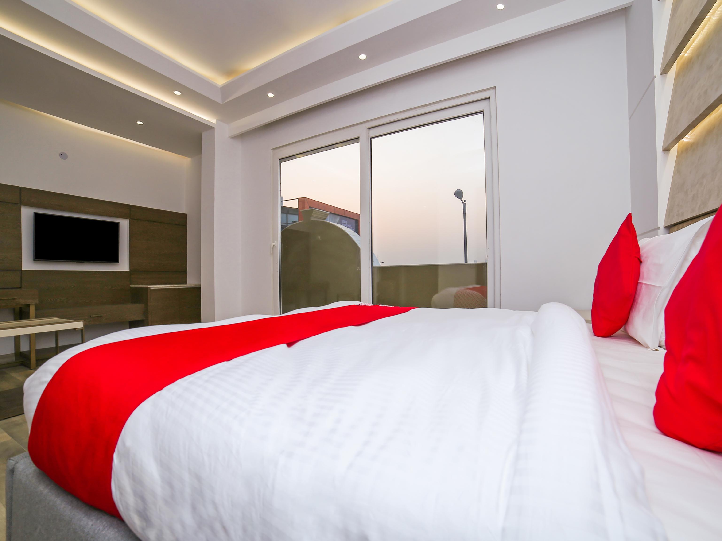 Townhouse Oak Hotel Dev Palace Дели Экстерьер фото