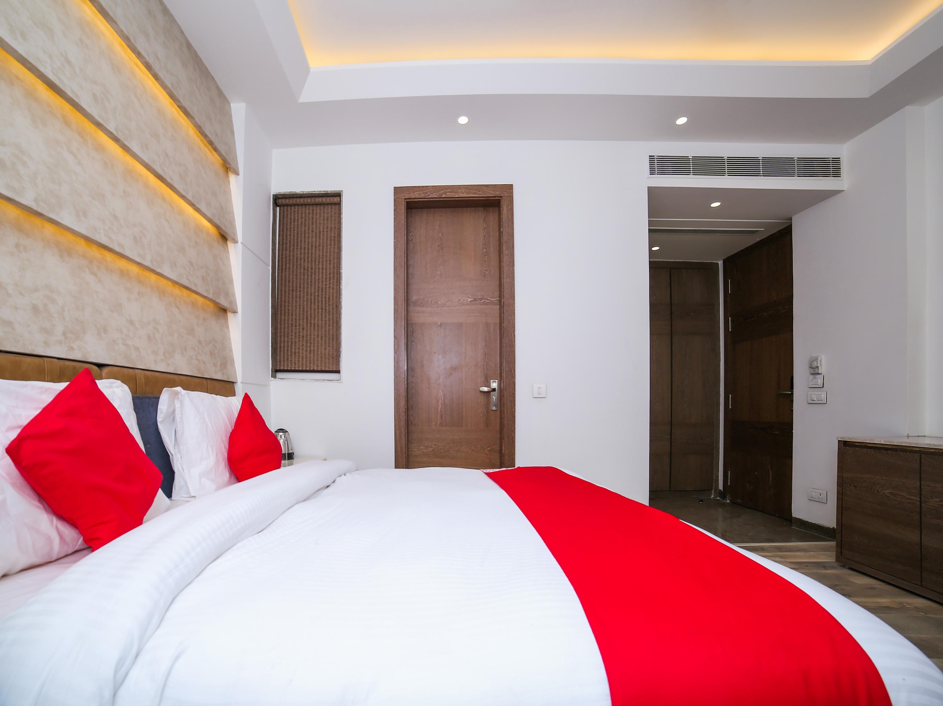 Townhouse Oak Hotel Dev Palace Дели Экстерьер фото